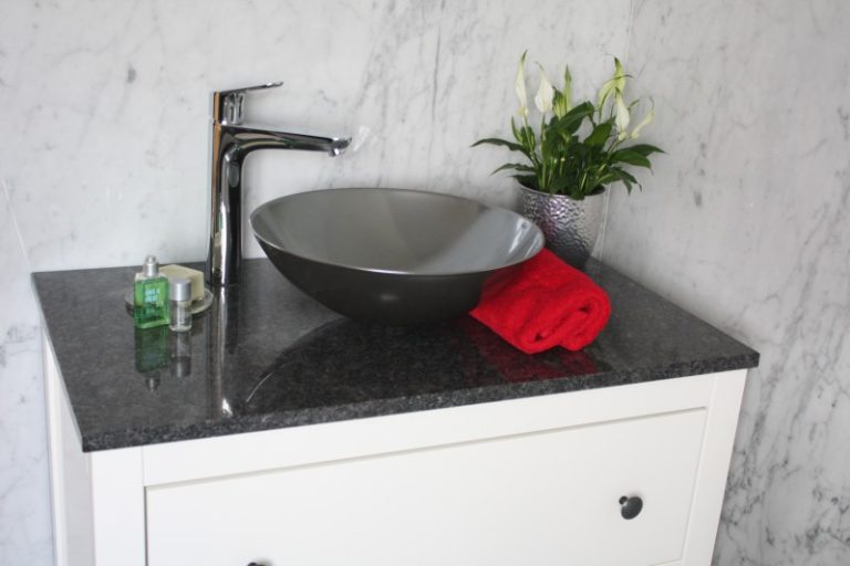Steel grey grant med emaljerat handfat "metall"
